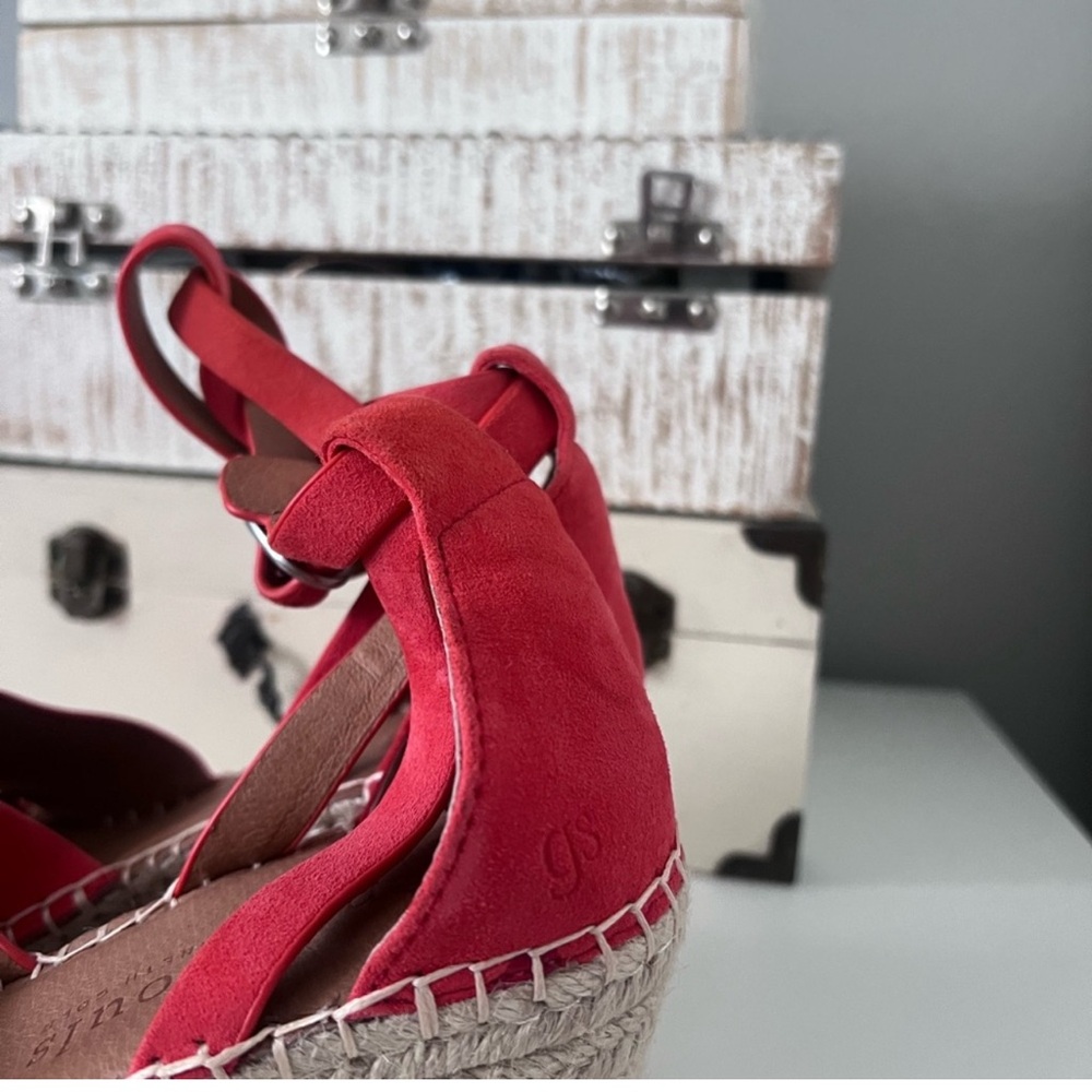 Kenneth Cole Charli Red Wedge Sandals - Picture 6 of 9